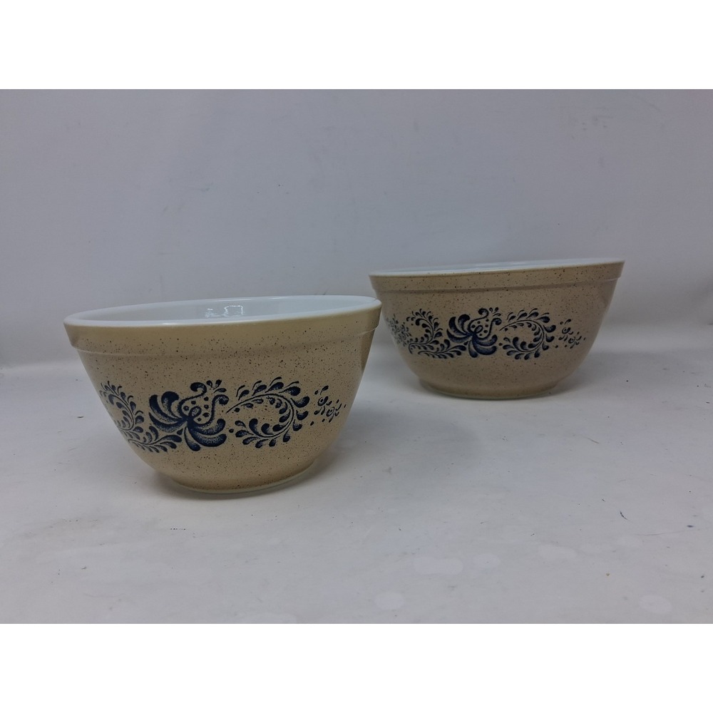 Pyrex Homestead Pattern #402 1.5 Quart And #401 1.5 Pt Both In Great Condition